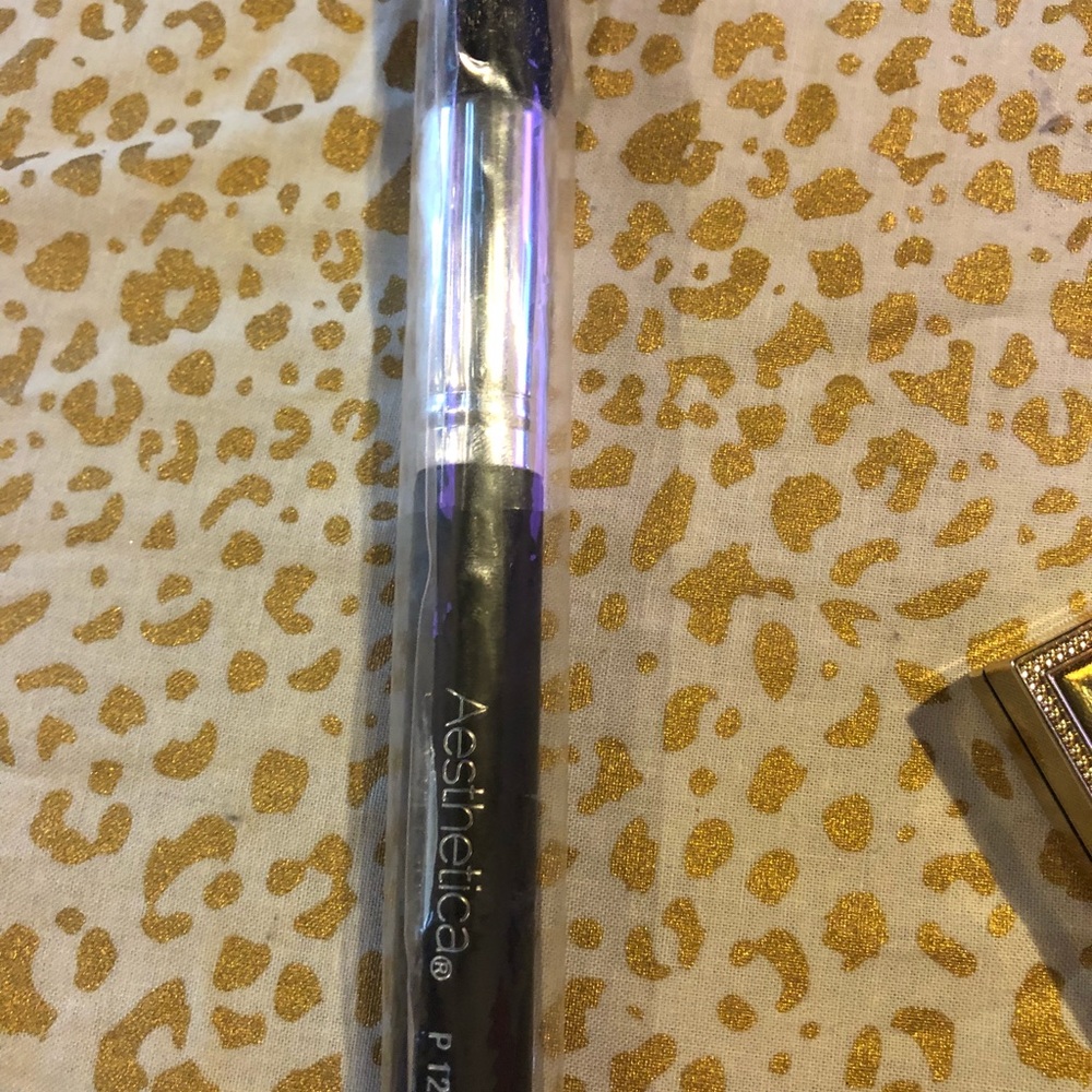 aesthetica brush